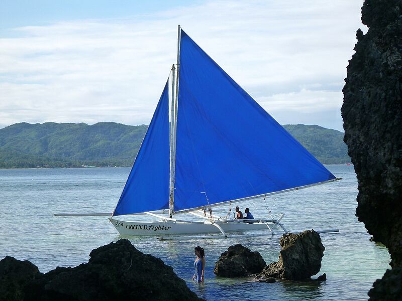 File:Boracay paraw sailboats 010.jpg