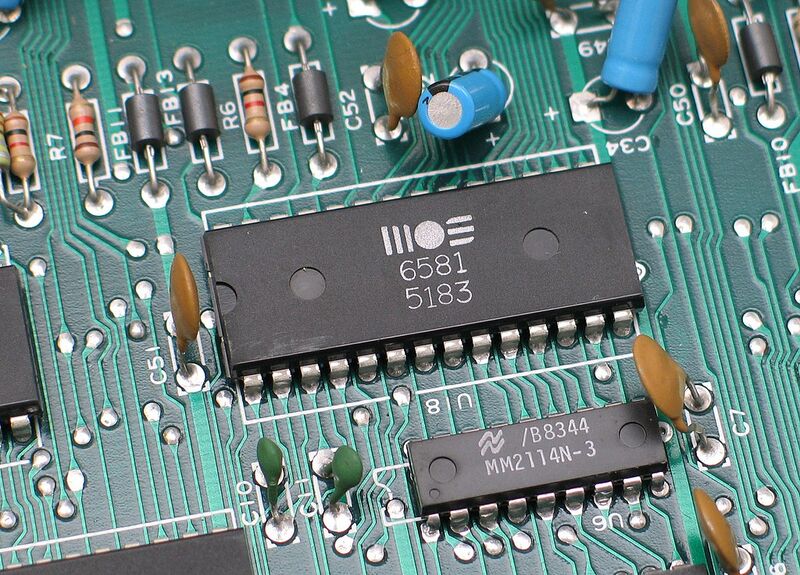 File:MOS6581 chtaube061229.jpg