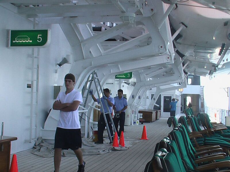 File:QM2-wraparound-deck.jpg