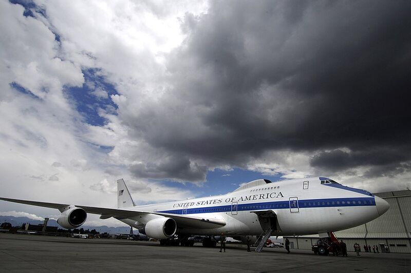 File:Boeing E-4B in Bogota.jpg