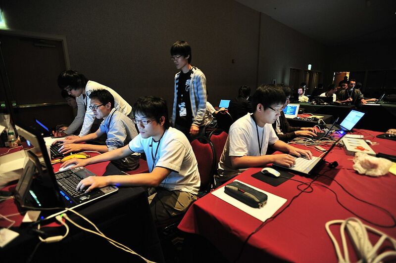 File:DEF CON 17 CTF competition.jpg