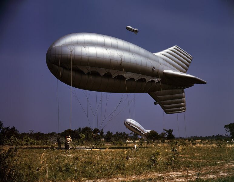 File:Barrage balloon fsac 1a35100.jpg