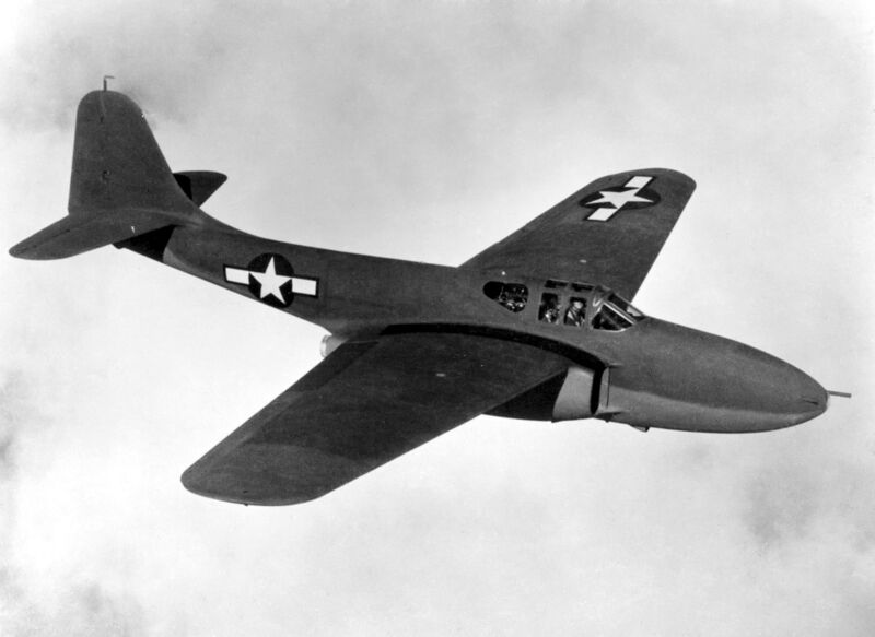 File:Bell YP-59A in flight 060913-F-1234P-008.jpg