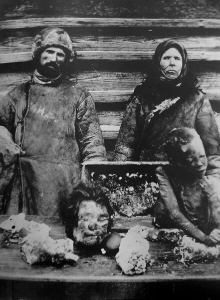 File:Cannibalism during Russian famine 1921.jpg