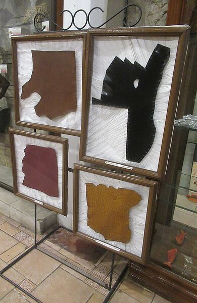 File:Museo ng Sapatos3.jpg