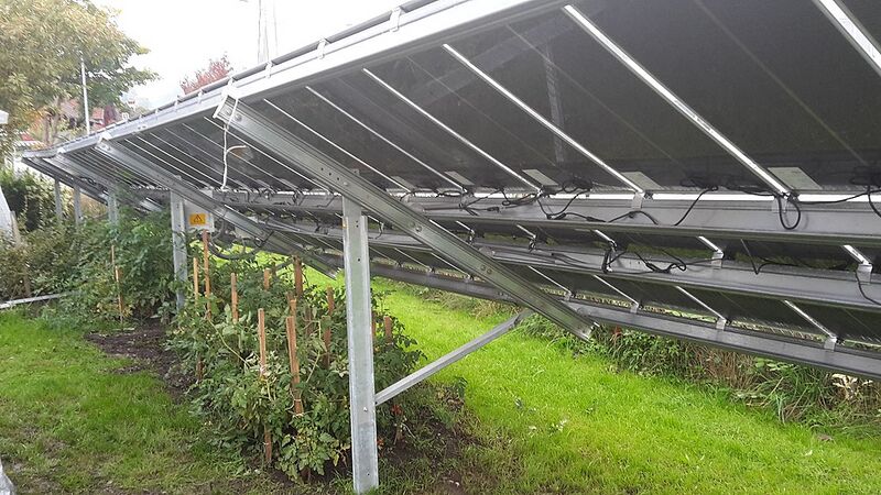 File:Dornbirn-Montfortstrasse 19-Gardening-Photovoltaik-01ASD.jpg