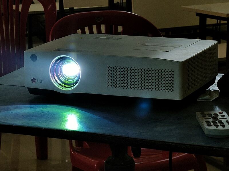 File:LED Projector machine.jpg